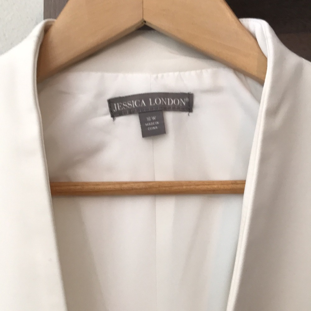 Jessica London Jacket white, lined, hook-eye closure, Jacket size 16W - Picture 3 of 8